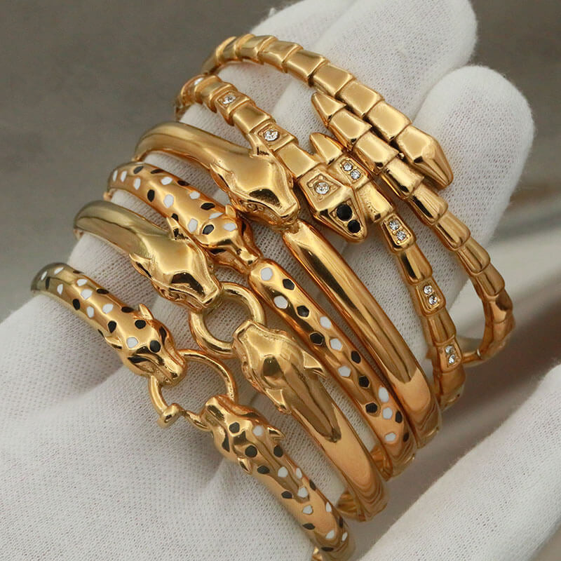 Mira 18k gold snake bangle
