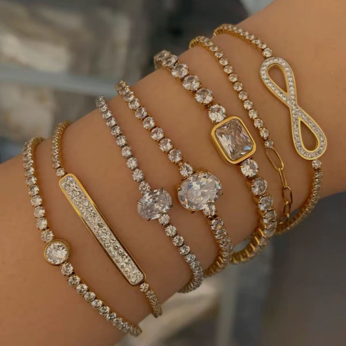 Infinity bracelet gold