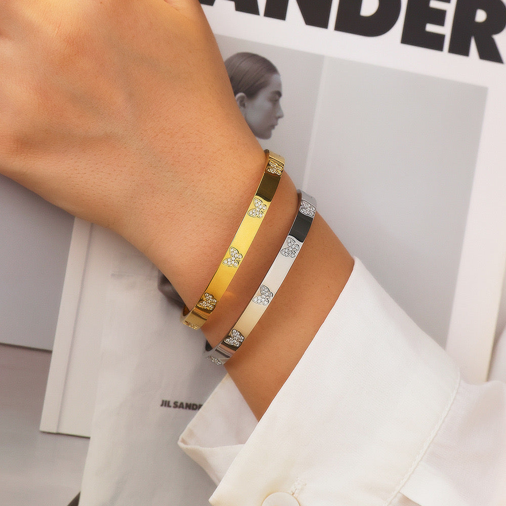 Alora butterfly bangle 18k
