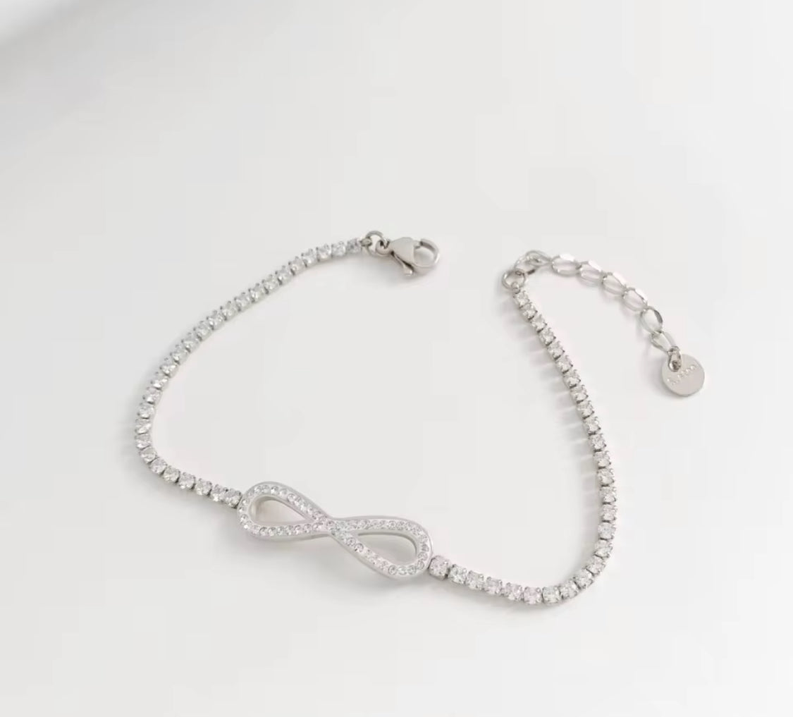 Infinity bracelet silver